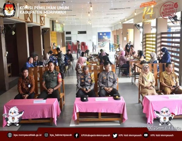 Sambutan Ketua KPU Provinsi Kalbar kepada peserta Bimtek DP3 Lokus Desa Wajok Hulu