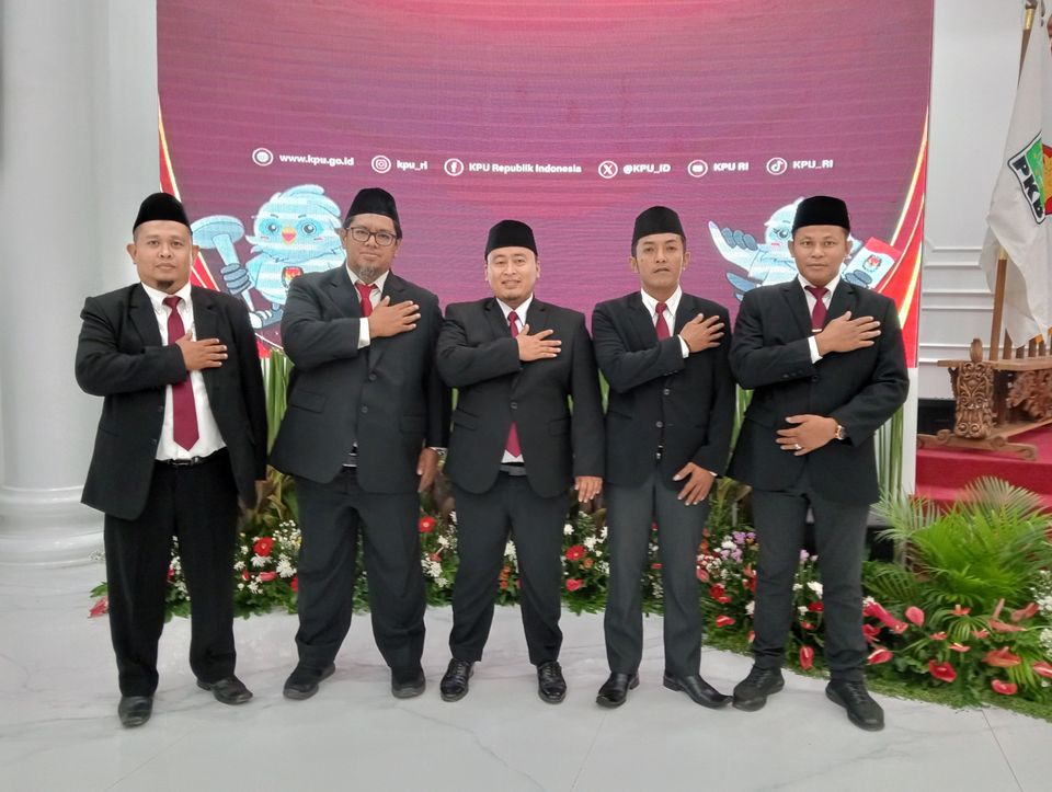 ANGGOTA KPU KABUPATEN MEMPAWAH PERIODE 2023- 2028