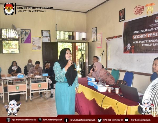 Sosialisasi Dan Pendidikan Pemilih Segmen Pemilih Pemula di SMAN 1 Segedong