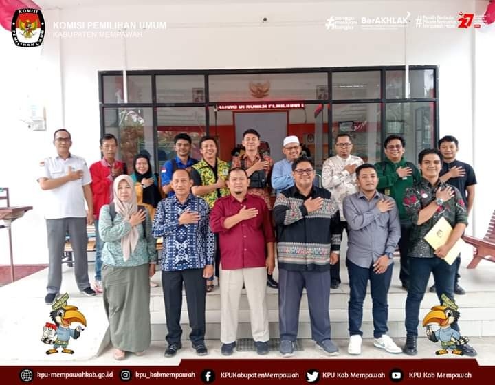 RAPAT PEMBERITAHUAN HASIL PENELITIAN PERSYARATAN ADMINISTRASI CALON BUPATI DAN WAKIL BUPATI MEMPAWAH