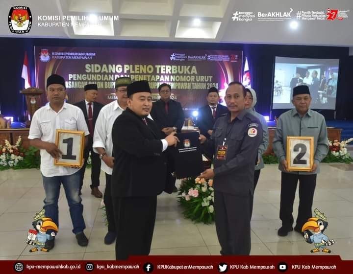 PLENO TERBUKA PENETAPAN NOMOR URUT PASLON PILBUP MEMPAWAH TAHUN 2024