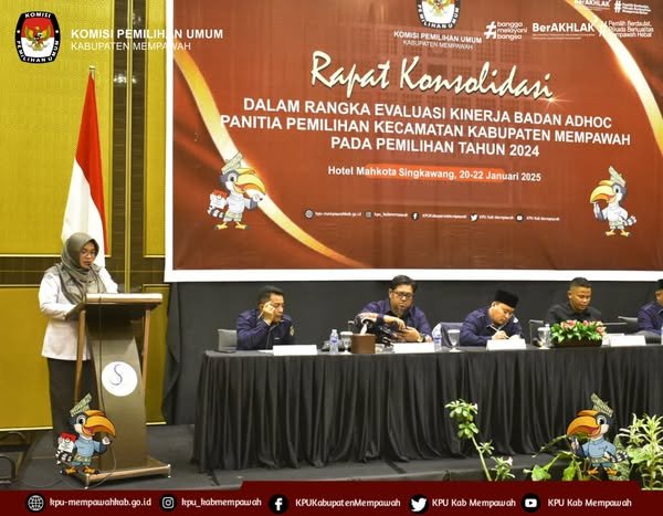 Rapat Konsolidasi untuk mengevaluasi kinerja Badan Adhoc PPK