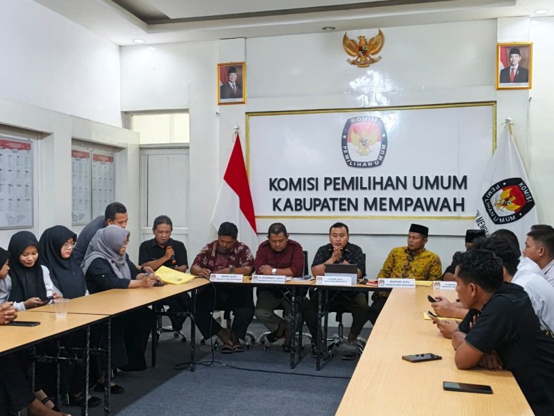 Penandatanganan Surat Pernyataan Bebas Benturan Kepentingan di lingkungan KPU Kabupaten Mempawah